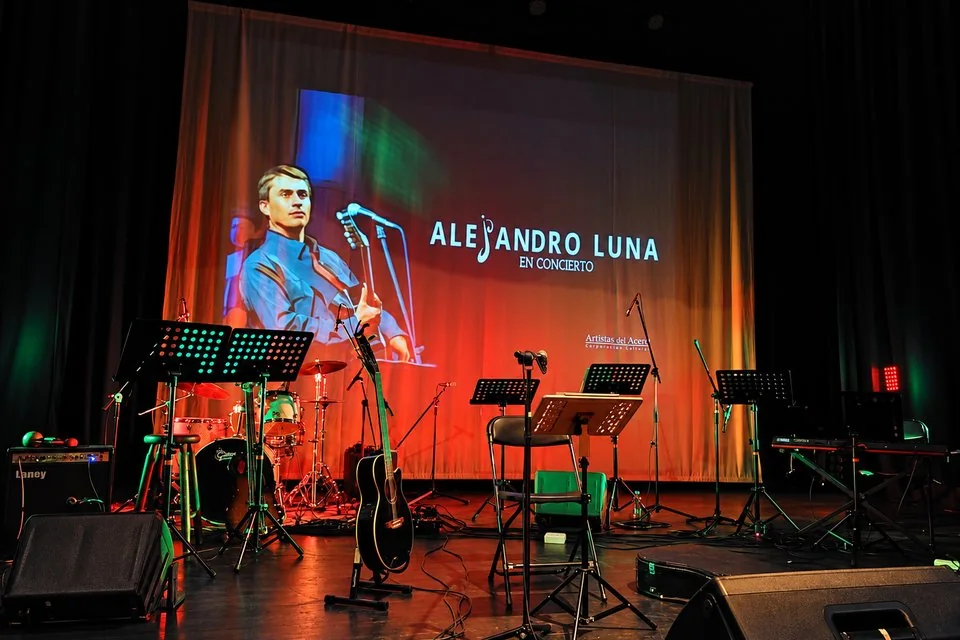 El escenario de Artistas del Acero preparado para el concierto de Alejandro Luna